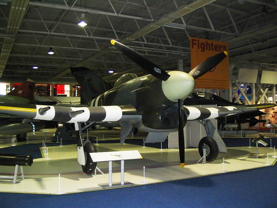 Military - Fighter - Typhoon IB - 2005 01 - RAF Museum London - 02